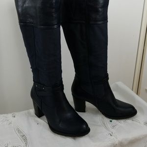 Tall dark navy block heeled boot. 7.5 wide